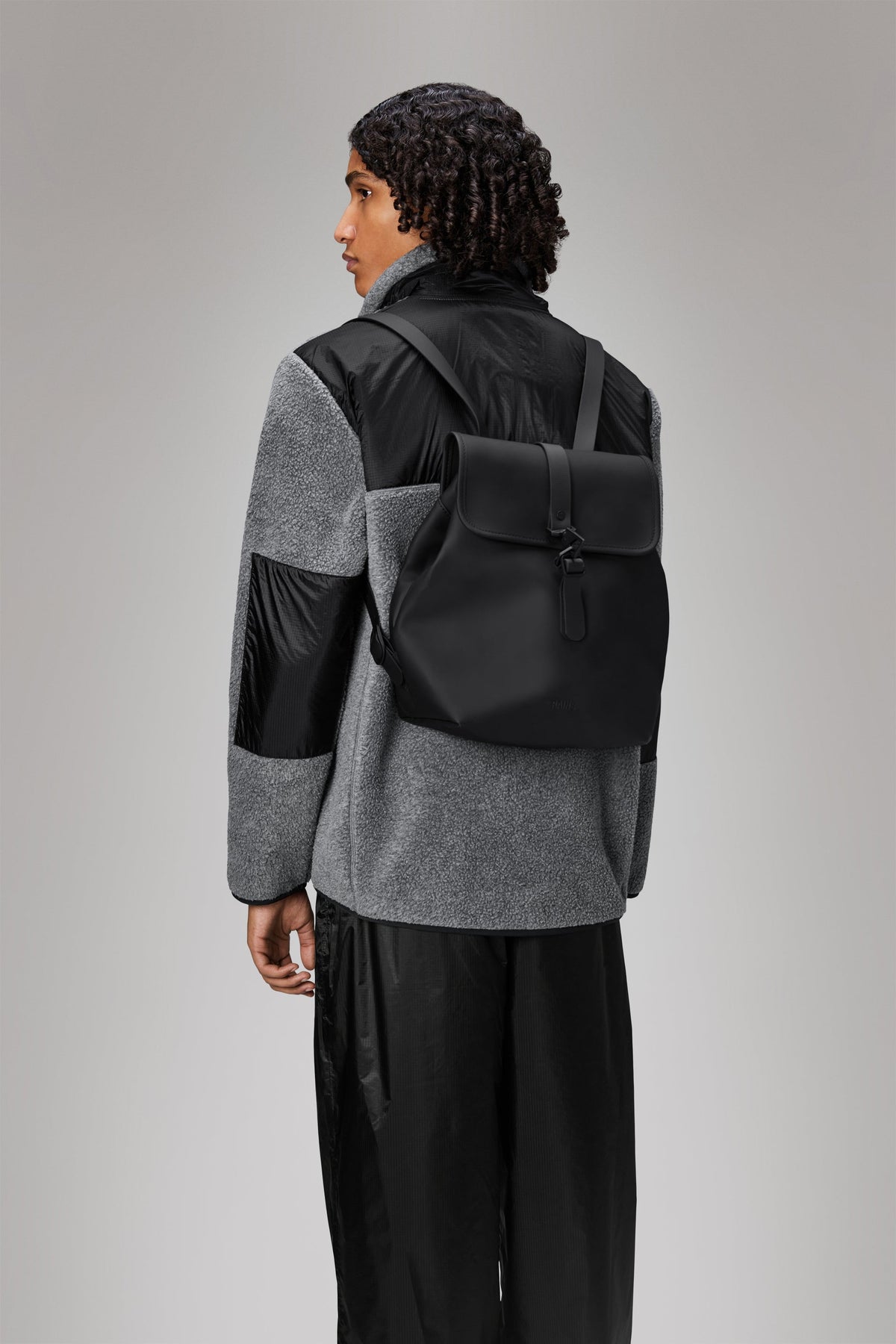 Rains Bucket Backpack Backpacks 01 Black