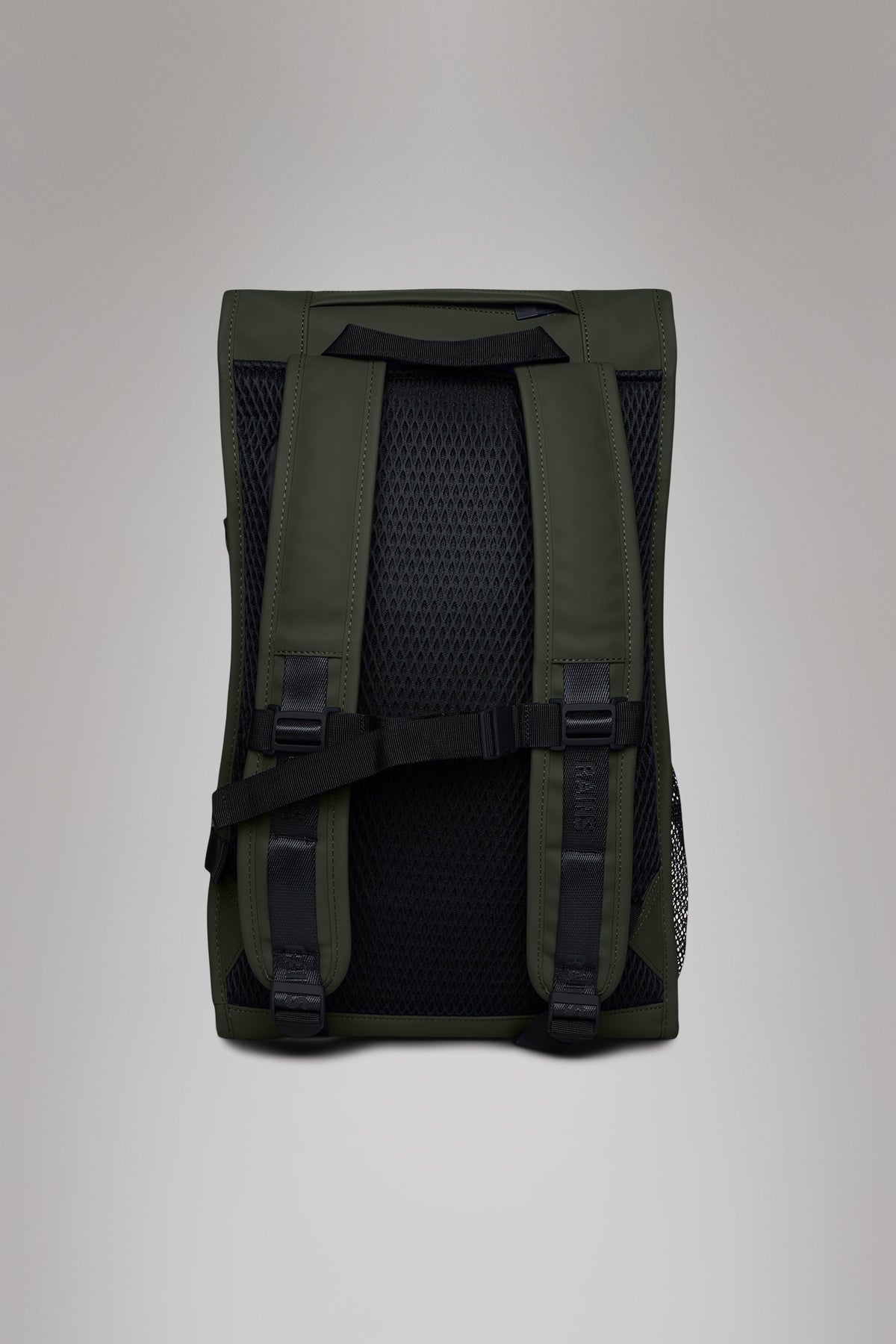 Rains Trail Mountaineer Bag Backpacks 03 Green